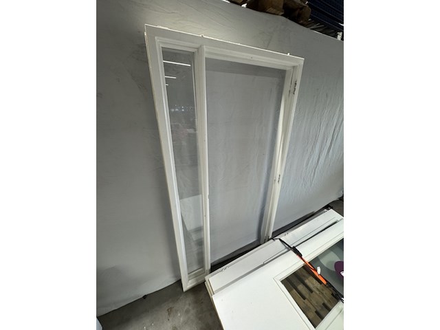 2x kozijn met zijlicht en deur, wit - afbeelding 3 van  3