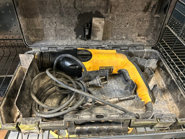 2x kruislijnlasers, 1x boorhamer met snoer dewalt - afbeelding 5 van  7