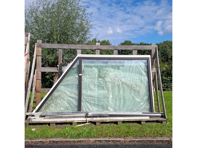 2x kunststof kozijn met glas - afbeelding 1 van  5