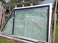 2x kunststof kozijn met glas - afbeelding 2 van  5