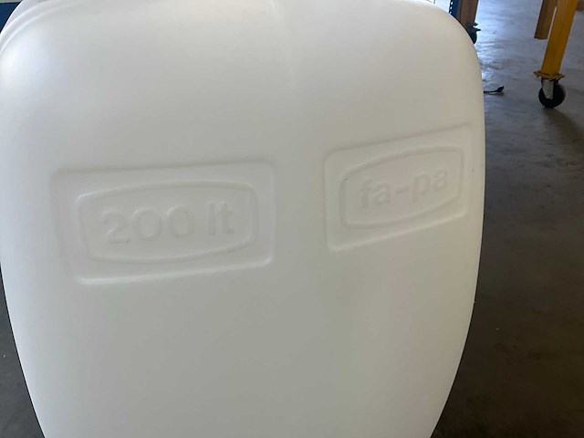 2x kunststof opslagtank 200lt - afbeelding 5 van  8