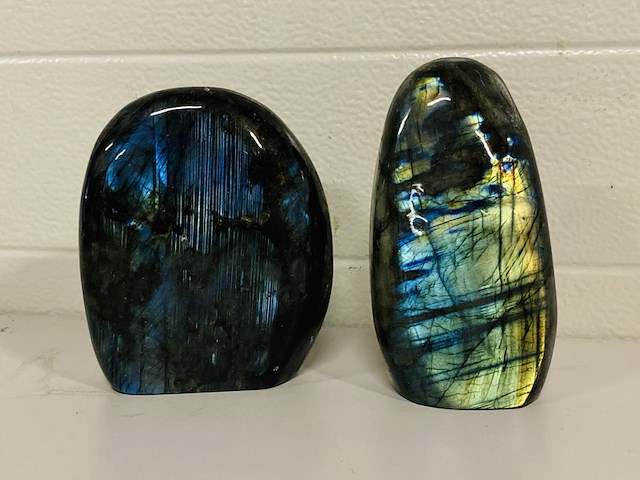 2x labradoriet gepolijste vrije vormen - afbeelding 1 van  5