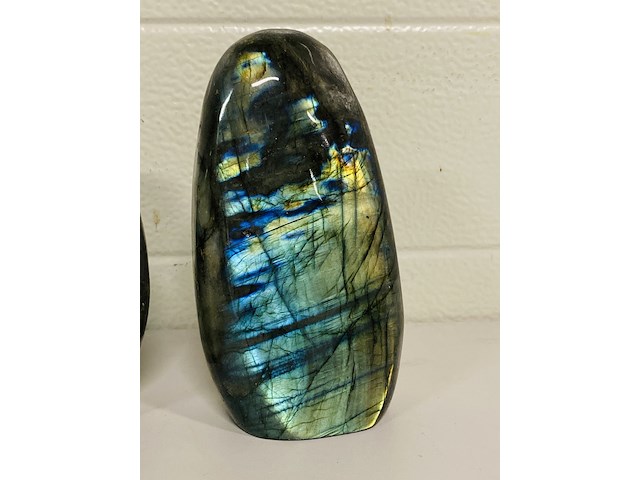 2x labradoriet gepolijste vrije vormen - afbeelding 2 van  5