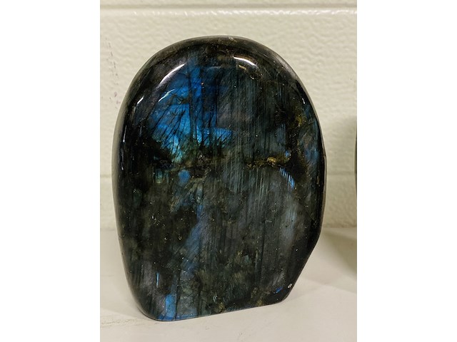 2x labradoriet gepolijste vrije vormen - afbeelding 3 van  5