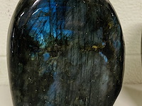 2x labradoriet gepolijste vrije vormen - afbeelding 3 van  5