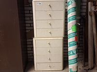 2x ladekast met inhoud - afbeelding 1 van  9