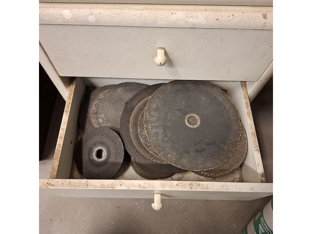 2x ladekast met inhoud - afbeelding 4 van  9