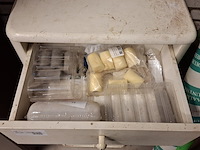 2x ladekast met inhoud - afbeelding 9 van  9