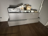 2x ladenkast met inhoud - afbeelding 1 van  9