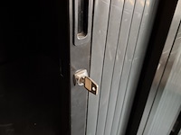 2x lameldeur kast met sleutel exl inhoud - afbeelding 3 van  5