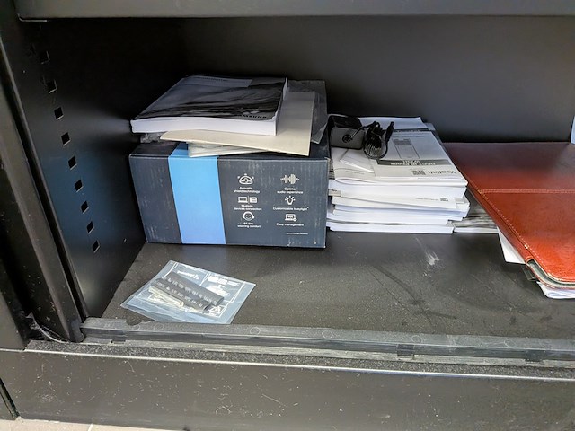 2x lameldeurkast met inhoud - afbeelding 2 van  17