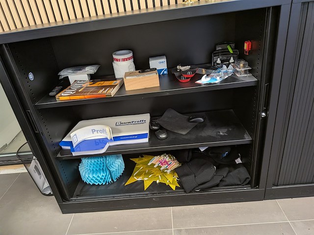 2x lameldeurkast met inhoud - afbeelding 3 van  17