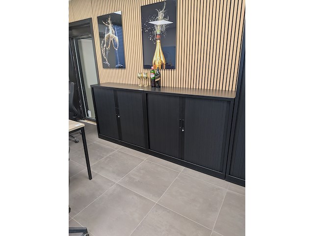 2x lameldeurkast met inhoud - afbeelding 1 van  17