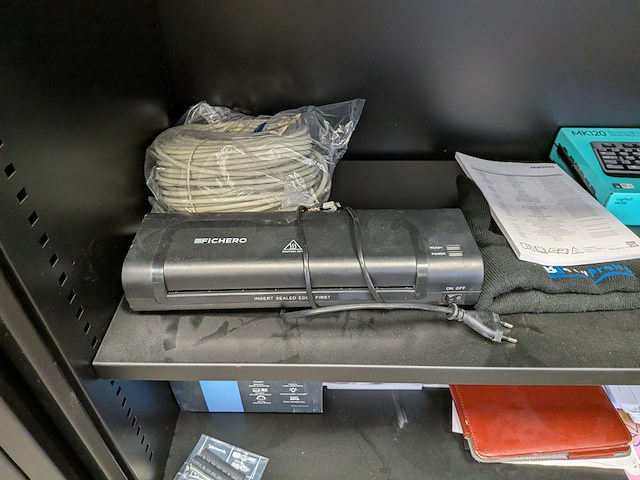 2x lameldeurkast met inhoud - afbeelding 13 van  17