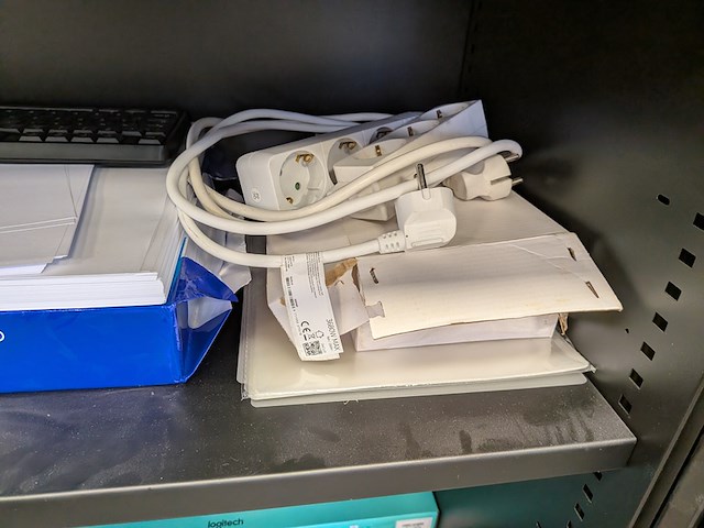 2x lameldeurkast met inhoud - afbeelding 15 van  17