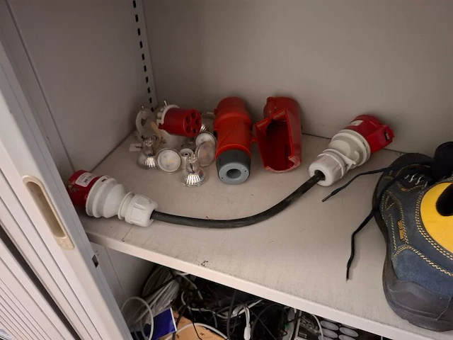 2x lameldeurkast met inhoud - afbeelding 7 van  22