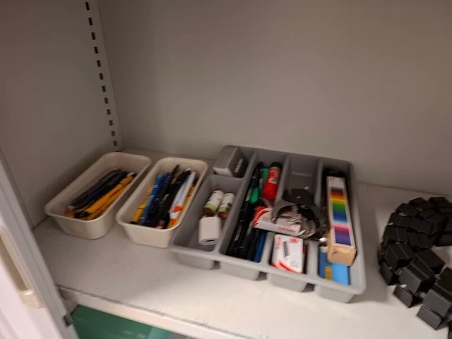 2x lameldeurkast met inhoud - afbeelding 21 van  22