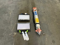 2x led bouwlamp + statief voor laser - afbeelding 1 van  3