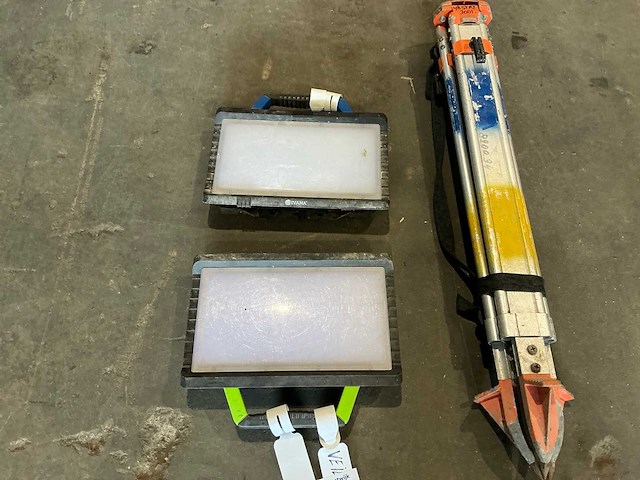 2x led bouwlamp + statief voor laser - afbeelding 3 van  3