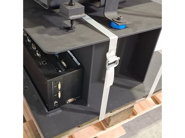 2x led projector, christie, matrix stim - afbeelding 5 van  14