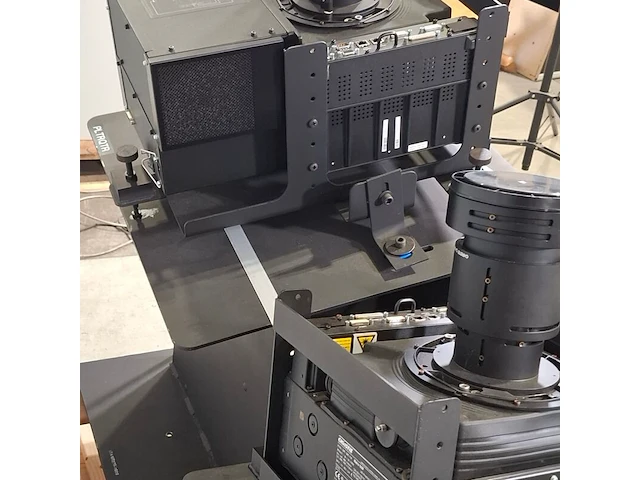 2x led projector, christie, matrix stim - afbeelding 6 van  14