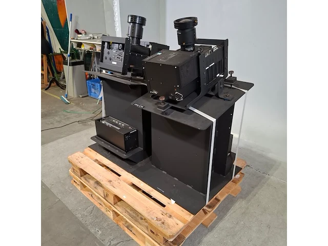 2x led projector, christie, matrix stim - afbeelding 6 van  12