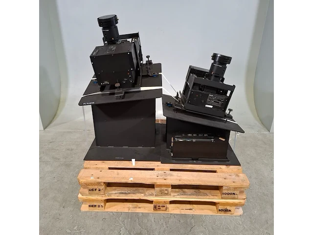 2x led projector, christie, matrix stim - afbeelding 1 van  12