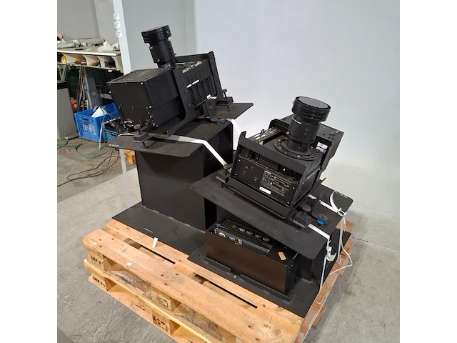 2x led projector, christie, matrix stim - afbeelding 6 van  12