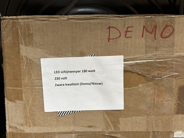 2x led schijnwerper 180w 230 volt - afbeelding 3 van  5