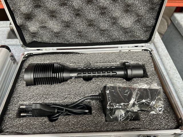 2x led zaklamp heavy duty - afbeelding 1 van  3