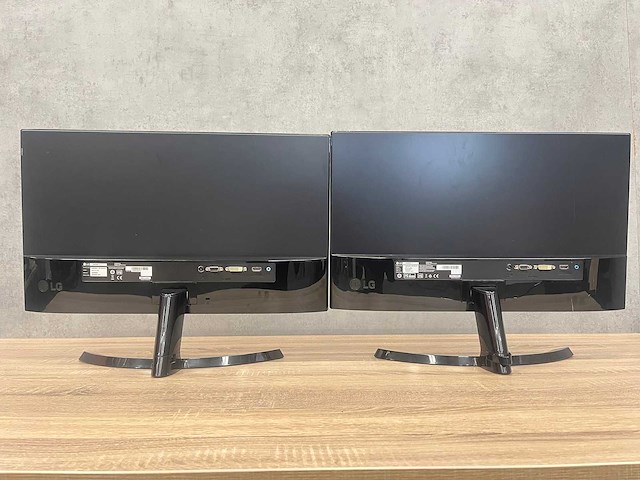 2x lg - 24" monitor - hdmi, dvi, vga - afbeelding 7 van  8