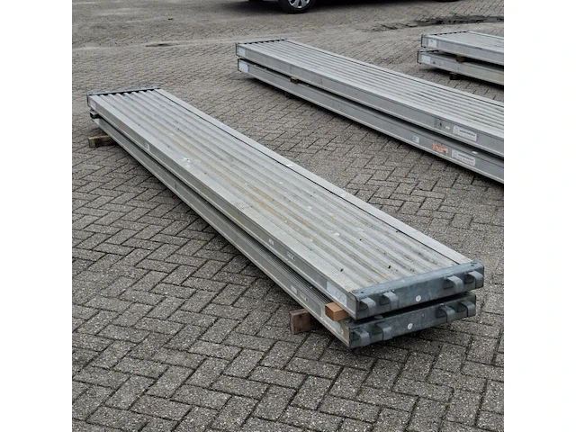 2x loopbrug layher - afbeelding 1 van  6