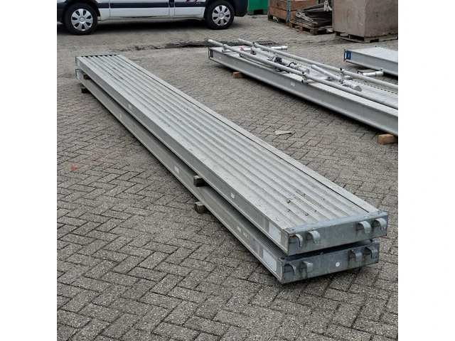 2x loopbrug layher - afbeelding 1 van  6