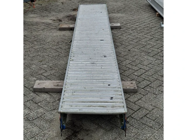 2x loopvloer met diverse toebehoren, skyworks - afbeelding 4 van  15