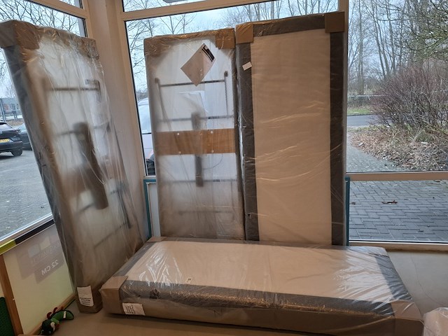 2x losse box met elektrisch verstelbare bodem - afbeelding 1 van  7