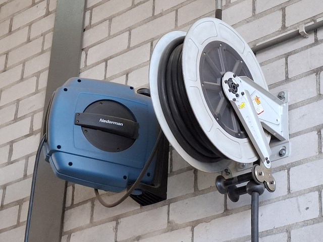 2x luchthaspel en 2x stroomhaspel o.a. nedermann - afbeelding 2 van  4