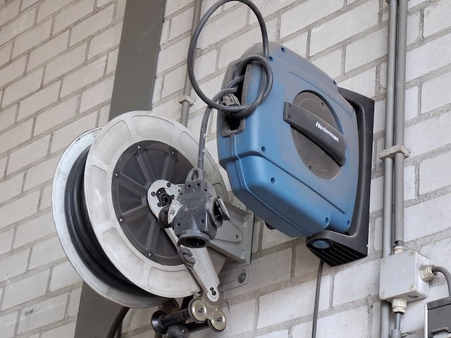 2x luchthaspel en 2x stroomhaspel o.a. nedermann - afbeelding 2 van  4