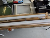 2x luifel, 2x elektrische opstap, klapraam met hor en verduisteringscassette, omnistor, mapa, dometic - afbeelding 2 van  9