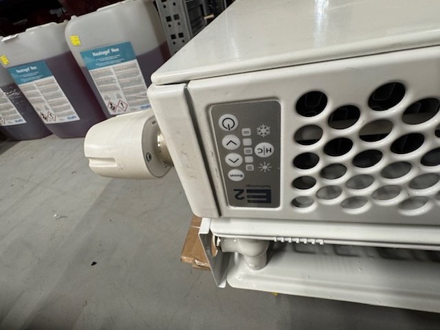 2x lvt radiator, e2, wit - afbeelding 2 van  3