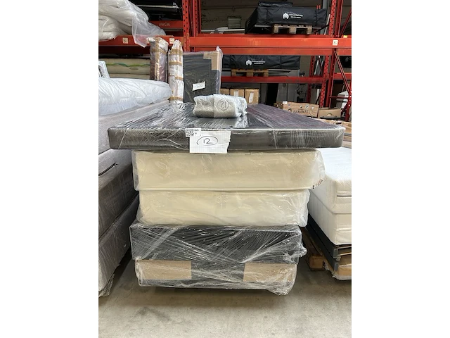 2x maatwerk hardbox 20 cm (90x200 cm) met twee matrassen, hoofdbord 180 cm in leerlook - afbeelding 4 van  4