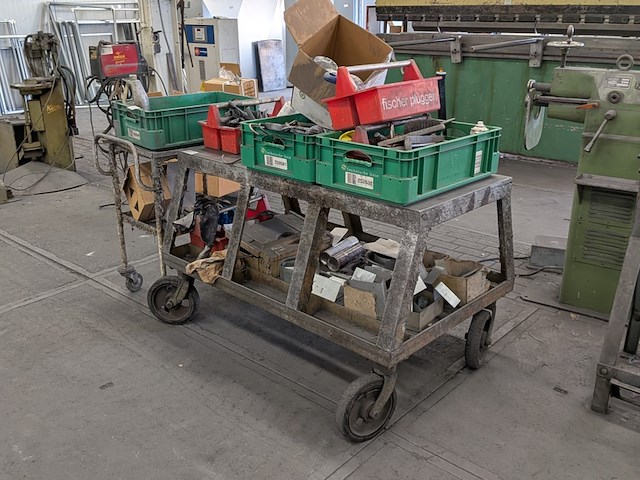 2x magazijnwagen met inhoud - afbeelding 1 van  12