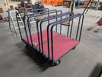 2x magazijnwagen