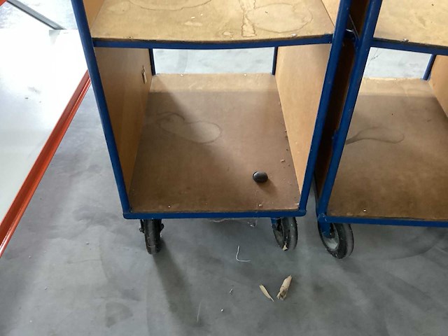 (2x) magazijnwagens / etagewagens - afbeelding 2 van  3