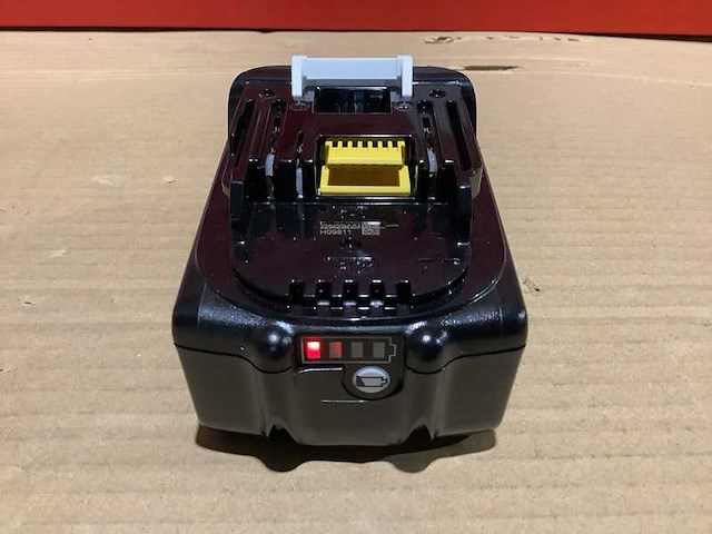 2x makita bl1850b lxt 5.0 ah accu - afbeelding 1 van  2