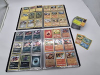 2x mappen met pokémon kaarten + stapel pokémon kaarten