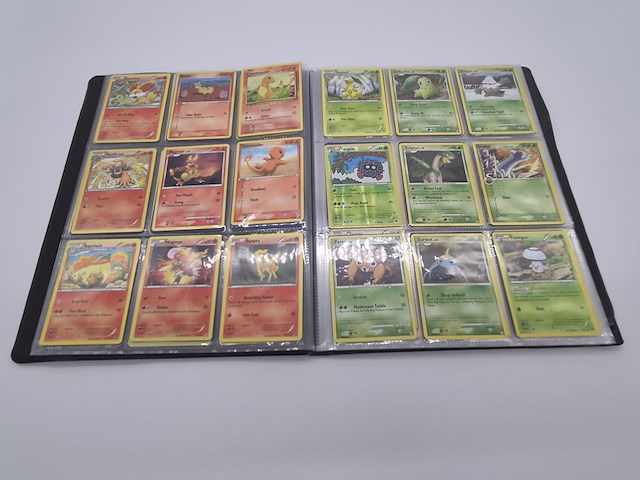 2x mappen met pokémon kaarten + stapel pokémon kaarten - afbeelding 29 van  33