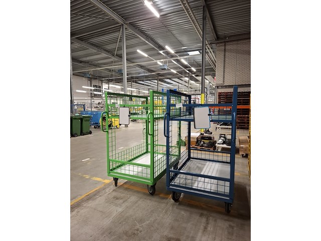 2x materiaalwagen - afbeelding 1 van  5