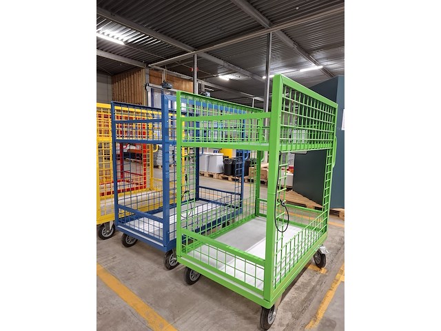 2x materiaalwagen - afbeelding 4 van  5