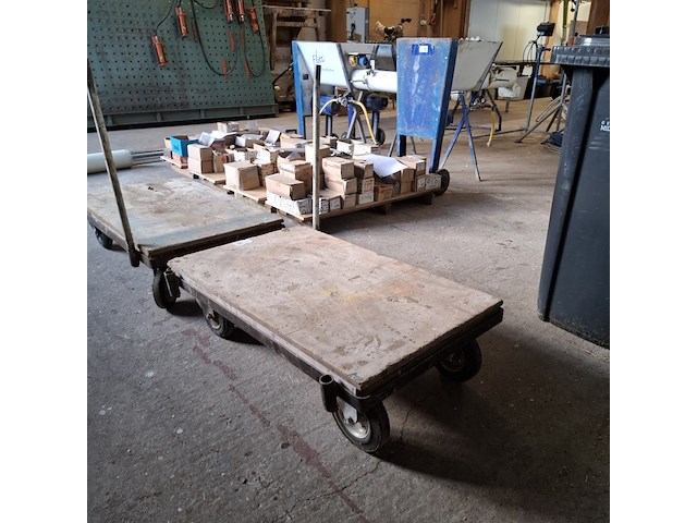 2x materiaalwagen - afbeelding 6 van  8