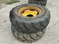 2x maximo 380/85 r24 tractorwielen met stalen 24" landbouwvelg – 8-gats - afbeelding 6 van  7